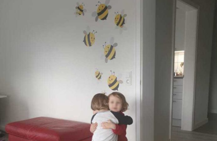 Kinder Umarmung Hummeln